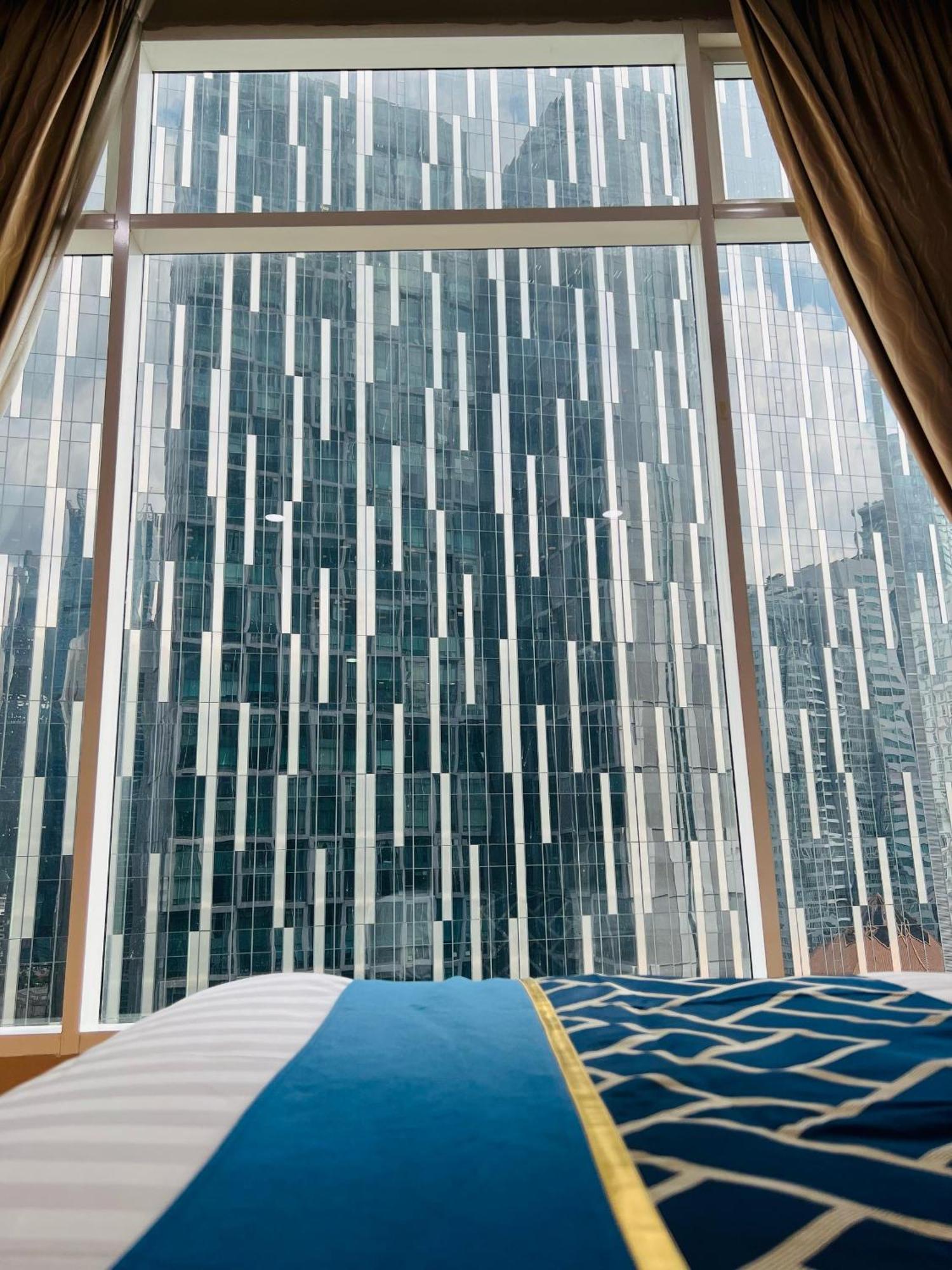 Soho Suites Klcc By Comfort Suites Kuala Lumpur Exterior foto